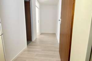 Provisionsfrei - Vollständig renovierte 1,5-Zimmer-Wohnung mit Einbauküche – Gustav-Mahler-Weg 13, 85598 Vaterstetten – Vorschaubild 2