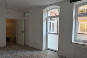 6-Zi-Souterrain-Eigentumswohnung, 2 Balkone, FBH, 90429 Nürnberg-Rosenau – Die vollständige Adresse der Immobilie erhältst du vom Anbieter., 90429 Himpfelshof, Nürnberg – Vorschaubild 1