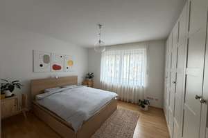 Charmante, helle 3-Zimmer-Wohnung mit Balkon und Einbauküche in München-Neuhausen – Die vollständige Adresse der Immobilie erhältst du vom Anbieter., 80634 Neuhausen, München – Vorschaubild 4