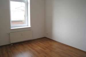 Gemütliche Dachgeschoss-Wohnung mit Balkon in Stadtfeld Ost! – Annastr. 23a+b, 39108 Stadtfeld Ost, Magdeburg – Vorschaubild 2