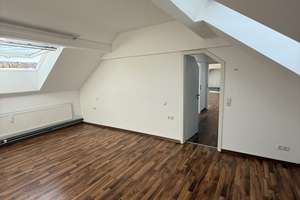 Großzügige Loft-Dachgeschosswohnung mit Terrasse und Blick auf Weinberge & Felder – Die vollständige Adresse der Immobilie erhältst du vom Anbieter., 75210 Keltern – Vorschaubild 11