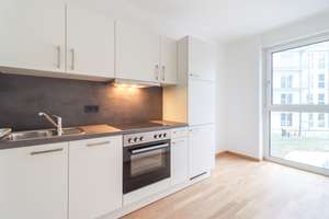 Großzügige 2-Zimmer-Wohnung mit Balkon – stilvolles Ambiente und lichtdurchflutete Räume – Meta-Gadesmann-Str. 24, 60326 Gallus, Frankfurt am Main – Vorschaubild 4