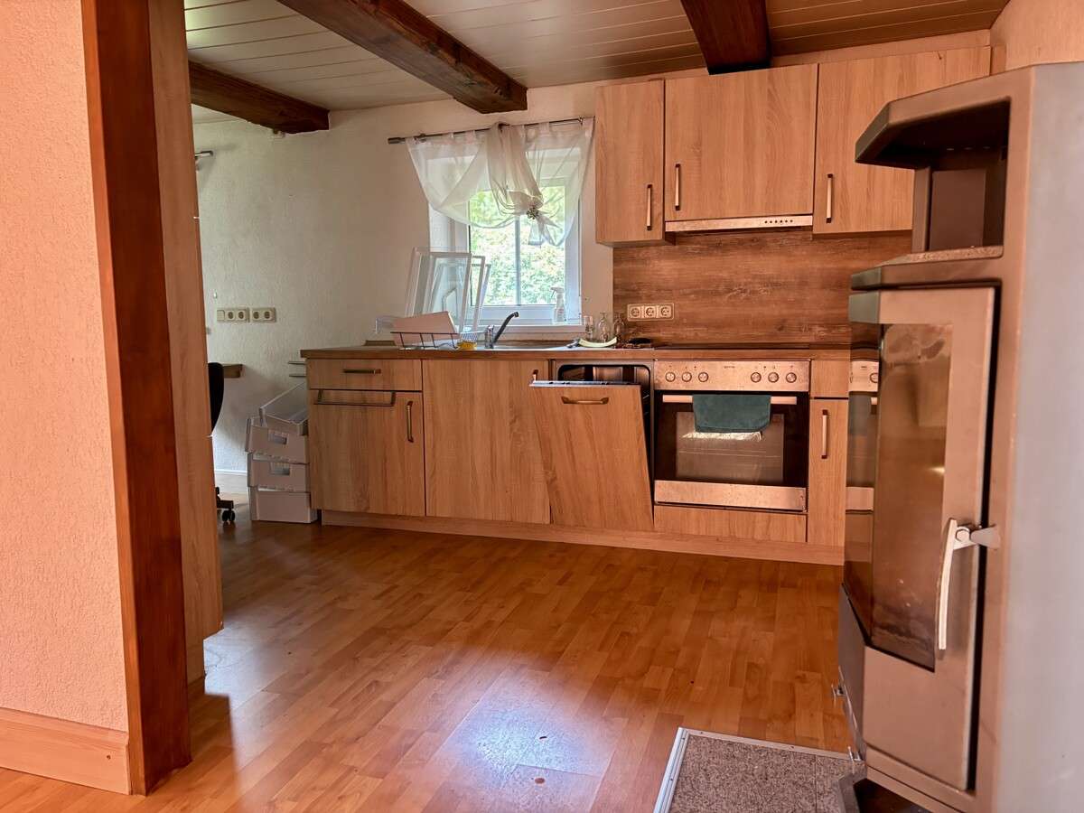 Immobilie in Seifhennersdorf - Großes Wohnhaus mit Ausbaureserven und Nebengelass - Bild 2