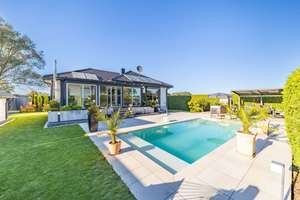 Luxus-Bungalow mit Pool in der Münchnerau bei Landshut – Die vollständige Adresse der Immobilie erhältst du vom Anbieter., 84034 Münchnerau, Landshut – Vorschaubild 2