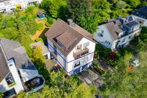 3--Zimmer-Wohnung in Burtscheid mit großzügigem eigenen Garten, Terrasse und Garage und Stellplatz!