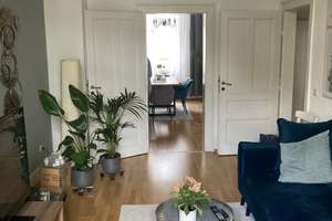 Wohnen am Günthersburgpark mit Balkon, Stilaltbau – 60389 Nordend-Ost, Frankfurt am Main – Vorschaubild 4