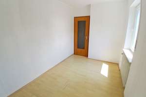N-Kornburg! Schöne 4-Zi.-Wohnung mit Südterrasse, Garten, 2 Kellerräume + Garage! – Die vollständige Adresse der Immobilie erhältst du vom Anbieter., 90455 Kornburg, Worzeldorf, Nürnberg – Vorschaubild 16