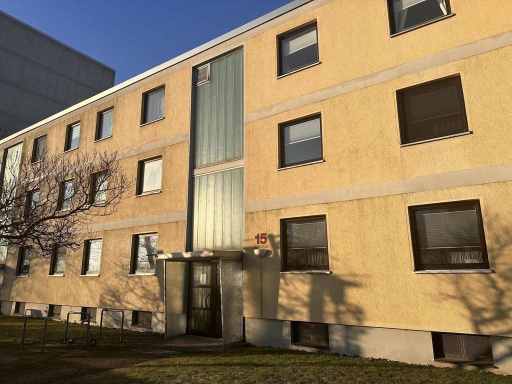 Immobilie in Burgdorf - Burgdorf-Süd: Hochparterre 2-Zimmer-Wohnung mit guter Raumaufteilung  - Bild 1