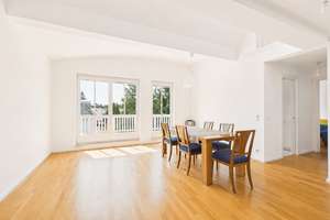 HEGERICH: Stilvolle 2,5-Zimmer-Dachgeschosswohnung mit Galeriepotenzial in München-Waldtrudering! – Die vollständige Adresse der Immobilie erhältst du vom Anbieter., 81827 Waldtrudering, München – Vorschaubild 2