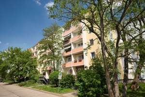 Günstige 3-Zimmer-Wohnung mit Nähe zu Salzelmen – Garbsener Str. 42, 39218 Schönebeck (Elbe) – Vorschaubild 1