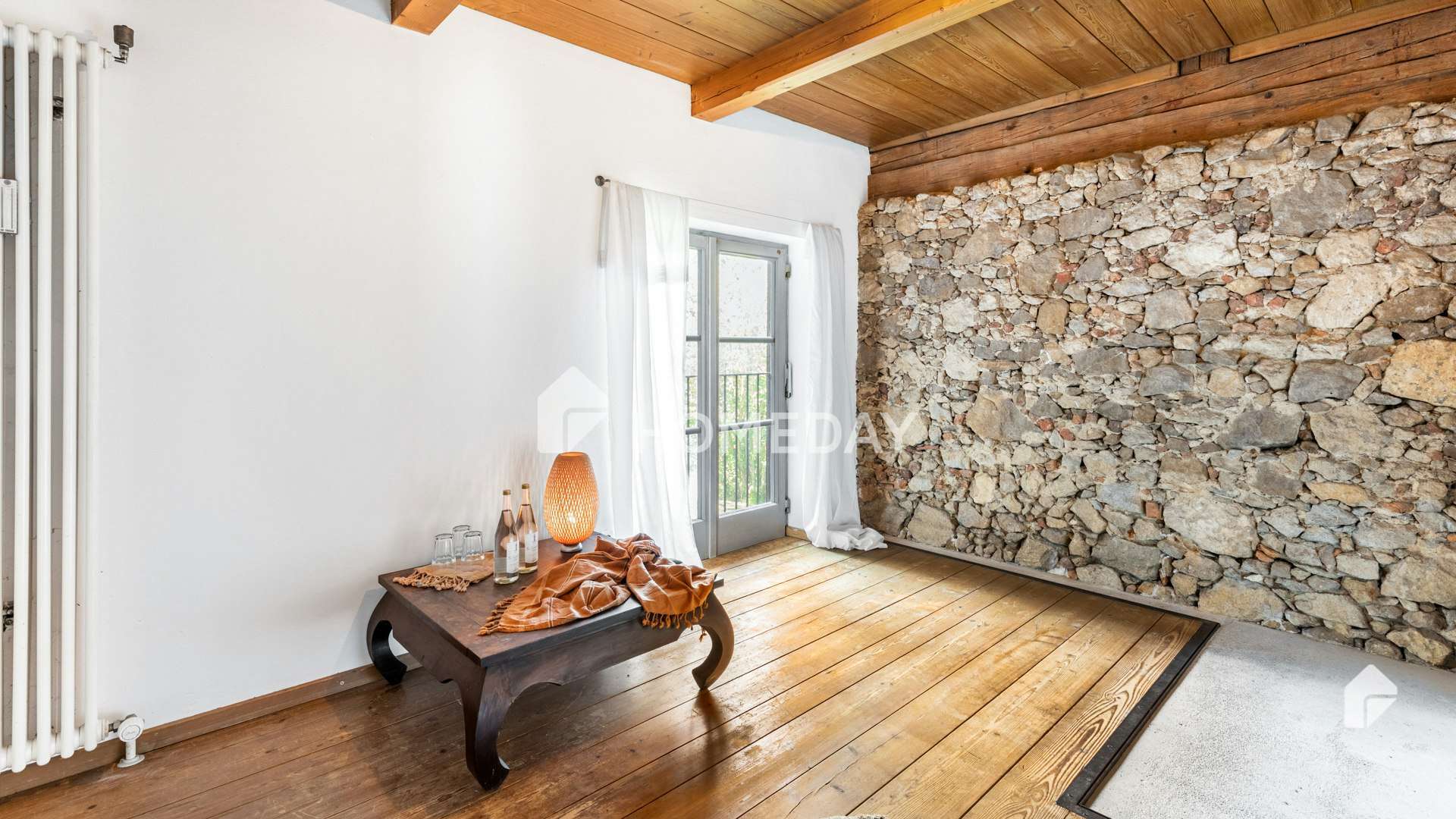 Immobilie in Neubeuern - Stilvolles Landhaus als Zweifamilienhaus mit großzügigem Grundstück in Neubeuern - Bild 2