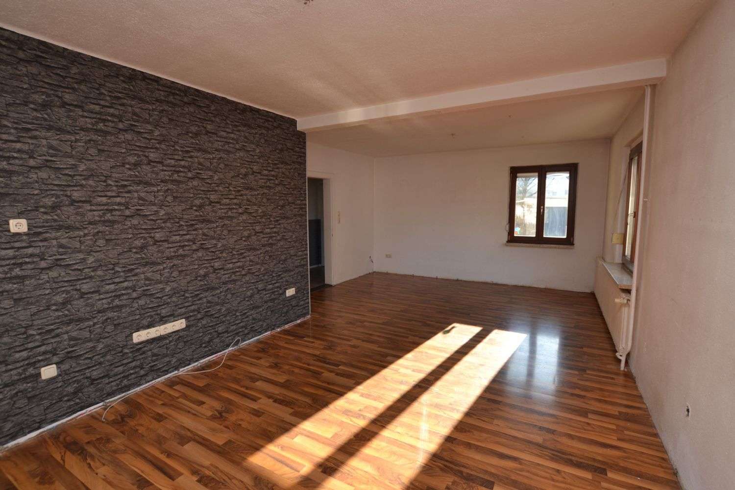 Immobilie in Eschershausen - Doppelhaushälfte in 37632 Eschershausen - Bild 1