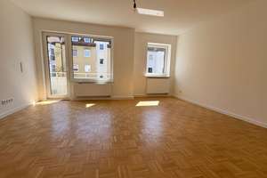 Helle und moderne 4-Zimmer Wohnung in Top-Lage mit Balkon - KfW-Effizienzhaus 70 EE – Schweppermannstraße 79, 90408 Uhlandstraße, Nürnberg – Vorschaubild 4