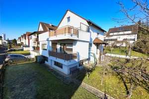 Zwei Familien – Ein Zuhause: Charmantes Zweifamilienhaus mit großem Garten – Göppingen (Kreis) – Vorschaubild 1