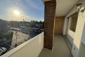 Gemütliche Wohnung in Düsseldorf-Heerdt mit Loggia und Balkon