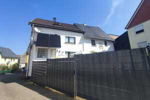 Gemütliches Haus mit kleinem Hof! Erst 2024 voll modernisiert! – Limburg-Weilburg (Kreis) – Vorschaubild 1