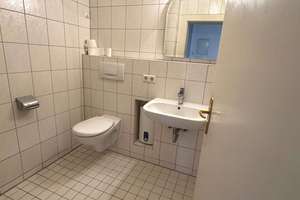 STILLVOLLE 3-ZIMMER-ALTBAUWOHNUNG IN BEGEHRTER LAGE NAHE DER WIESBADENER FUSSGÄNGERZONE! – Die vollständige Adresse der Immobilie erhältst du vom Anbieter., 65185 Mitte, Wiesbaden – Vorschaubild 11