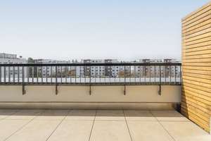 Penthouse-Living im Neubau: Sonnige Terrasse, hochwertige Küche & Erstbezug
*Zuzüglich TG-Stellpla – Die vollständige Adresse der Immobilie erhältst du vom Anbieter., 14167 Lichterfelde, Berlin – Vorschaubild 3