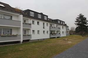  Düsseldorf-Urdenbach: Helle 2-Zimmer Dachgeschosswohnung – Die vollständige Adresse der Immobilie erhältst du vom Anbieter., 40595 Urdenbach, Düsseldorf – Vorschaubild 2