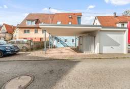 Garage + Stellplätze