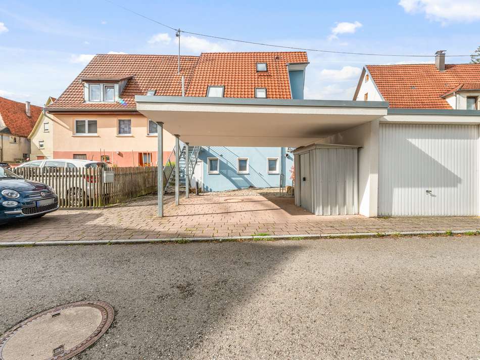 Garage + Stellplätze