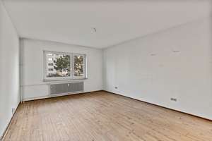 Geräumig und gepflegt: 4-Zimmer-Wohnung in Kiel-Elmschenhagen – Die vollständige Adresse der Immobilie erhältst du vom Anbieter., 24147 Elmschenhagen, Kiel – Vorschaubild 3