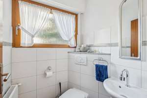 1-2 Familienhaus in ruhiger Lage und großem Garten – Die vollständige Adresse der Immobilie erhältst du vom Anbieter., 74369 Löchgau – Vorschaubild 6