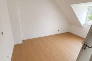 4-Zimmer-Maisonette in denkmalgeschütztem Haus / neues Bad + neue Küche / von privat – Die vollständige Adresse der Immobilie erhältst du vom Anbieter., 41061 Gladbach, Mönchengladbach – Vorschaubild 3