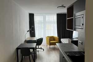 Exklusive, vollst. renovierte 1-Raum-Wohnung mit geh. Innenausstattung mit Balkon und EBK – Rosenheimer Straße 30, 81669 München – Vorschaubild 1
