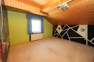 Schönes Wohnhaus in ruhiger Siedlungslage und großem Grundstück - 781 – Die vollständige Adresse der Immobilie erhältst du vom Anbieter., 84367 Reut – Vorschaubild 61