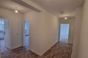 Frisch renovierte 2-Zimmer-Wohnung mit Balkon und Aufzug – Möhlkamp 37, 38120 Weststadt, Braunschweig – Vorschaubild 3