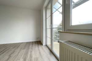 * GEMÜTLICHE 2 Zimmer * WOHNUNG * 2 Balkone * modernes Badezimmer * SOFORT bezugsfrei * – Zeißstraße 71, 9131 Hilbersdorf, Chemnitz – Vorschaubild 2