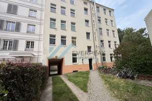Charmante Altbauwohnung mit Gestaltungspotenzial im ruhigen zweiten Gartenhaus