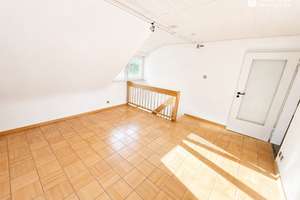 Große Maisonettewohnung (135 qm) in Top-Halbhöhenlage * 3 Balkone * 2 Garagen * Garten – Die vollständige Adresse der Immobilie erhältst du vom Anbieter., 70327 Wangen, Stuttgart – Vorschaubild 2