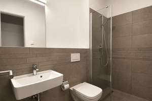 Reserviert | Hohe Decken | Südbalkon | Parkettboden | en Suite Bad | 2 Abstellkammern | Aufzug – Die vollständige Adresse der Immobilie erhältst du vom Anbieter., 4157 Gohlis-Mitte, Leipzig – Vorschaubild 7