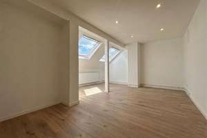 Wohnen über den Dächern: Sanierte 4-Zimmer-Wohnung im 5.OG ohne Aufzug – Die vollständige Adresse der Immobilie erhältst du vom Anbieter., 63067 Messehalle, Offenbach am Main – Vorschaubild 7