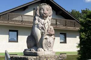 Großzügiger Bungalow mit Traumgrundstück, Dreifachgarage in Markt Eichendorf - provisionsfrei – Die vollständige Adresse der Immobilie erhältst du vom Anbieter., 94428 Eichendorf – Vorschaubild 1