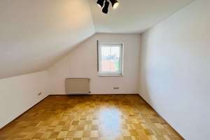 3-Zi.-DG-Wohnung mit ca. 70 m² in begehrter Lage Petersbergs – Balkon, EBK & Stellplatz! – Die vollständige Adresse der Immobilie erhältst du vom Anbieter., 36100 Petersberg – Vorschaubild 8