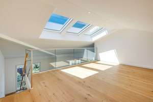 Villen-Architektur trifft Design-Ästhetik: Wohnung mit Dachterrasse zum Erstbezug – Die vollständige Adresse der Immobilie erhältst du vom Anbieter., 82131 Gauting – Vorschaubild 4