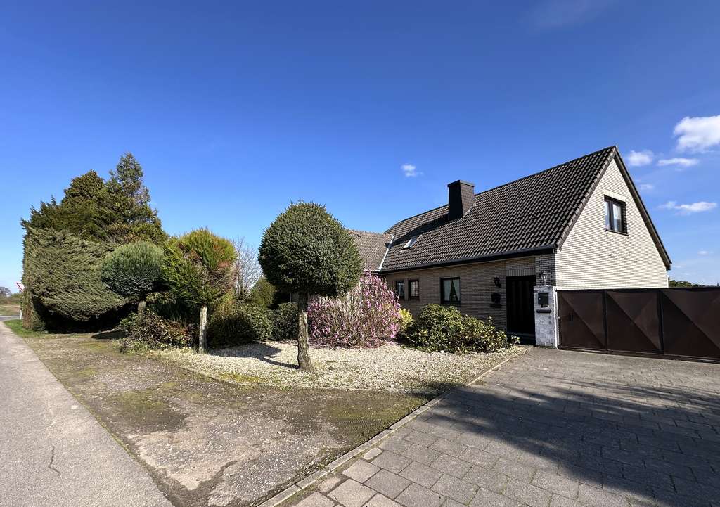 Immobilie in Niederkrüchten - TRAUMHAFTER BAUERNHOF MIT EINLIEGERWOHNUNG IN IDYLLISCHER LAGE! - Bild 2