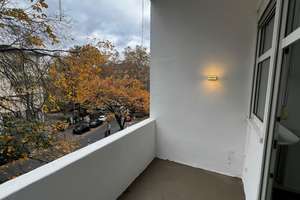Moderne 2,5-Zimmer-Wohnung | EBK | Balkon | HWR | Zentrale Lage – Adelheidstraße 66, 65185 Mitte, Wiesbaden – Vorschaubild 3