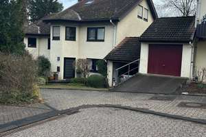 Bonn-Ippendorf, großzügiges Wohnhaus mit Garage direkt am Waldrand