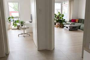 Moderne 2-Zimmer-Neubauwohnung mit Sonnenbalkon und Stellplatz