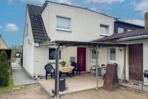 Endlich Machen statt weiter Suchen: Kompaktes Handwerkerhaus mit Garten wartet auf Ihr Finish!