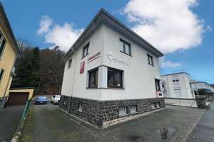 Zweifamilienhaus -  im OT Tiefenstein mit 5 Stellplätzen – Tiefensteiner Straße 152, 55743 Idar-Oberstein – Vorschaubild 1