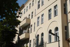 Sehr schöne Zwei-Zimmer-Altbau-Wohnung in Berlin-Neukölln!
