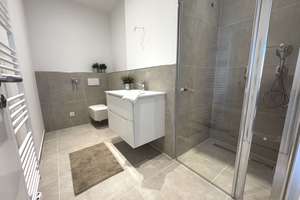 PROVISIONSFREIER VERKAUF, TOLLE 2 ZIM. AUCH ALS 3 ZIM. MÖGLICH, TERRASSE, LIFT, IN P´BERG – John-Schehr-Str. 4, 10405 Prenzlauer Berg, Berlin – Vorschaubild 4