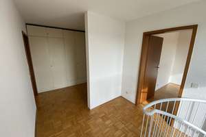 SEEBAUER | 4 Zi. Dachterrasse Maisonette in Aubing - hell und ruhig - Bad mit Fenster – Überlinger Weg 8, 81243 Aubing-Süd, München – Vorschaubild 7
