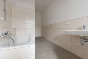 Großzügige Dachgeschosswohnung in Bestlage | Loggia | Separate Küche | Tageslichtbad mit Wanne – Löhrstraße 15, 4105 Zentrum-Nord, Leipzig – Vorschaubild 13