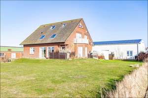Borkum: Wohn- & Gewerbeimmobilie in Hafennähe